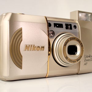 Mint- Nikon Lite Touch Zoom 120 Auto Focus Panoramic 35mm Compact Point and Shoot Film Camera + Battery - Film Tested (Olympus Stylus Epic)
