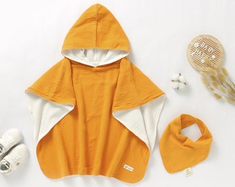 Tiny Alpaca | Organic Cotton Baby Poncho & Bib Set | 68x68 cm | Gender Neutral | Poncho Outfit | Baby Shower Gift |