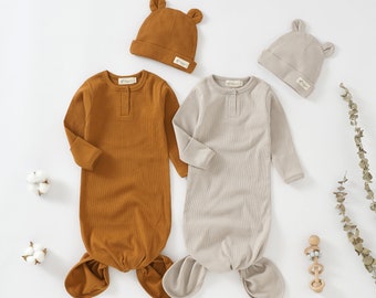 Tiny Alpaca |  Organic Cotton Newborn Gown & Hat 2 Pack  | 0-6 Months | Gender Neutral | Baby Clothes | Baby Shower Gift |