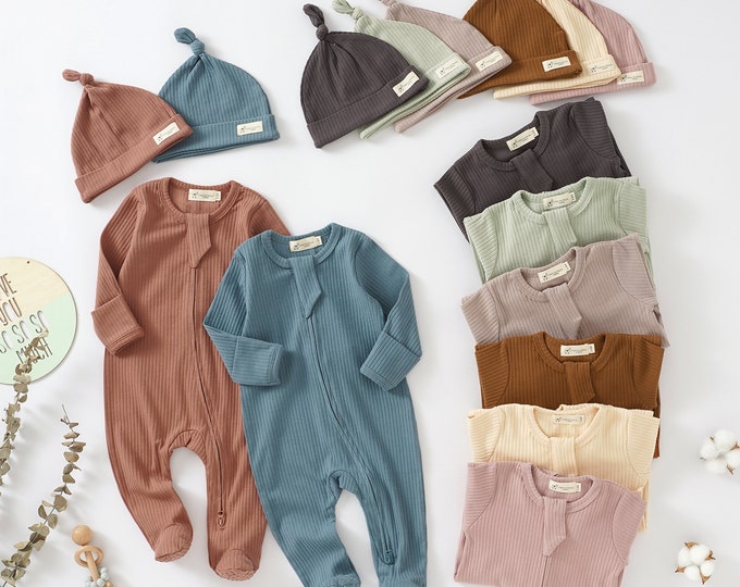 Tiny Alpaca / Conjunto de pijama y sombrero para recién nacidos de algodón orgánico / 0-2 años / Género neutro / Ropa de bebé / Regalo de baby shower / Conjunto a juego