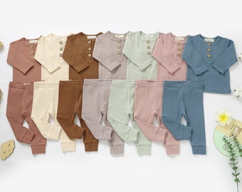 Tiny Alpaca | Organic Natural Cotton Baby Shirt & Leggings | 0-5 Years | Gender Neutral | Ribbed pyjamas Set | Baby Shower Gift |