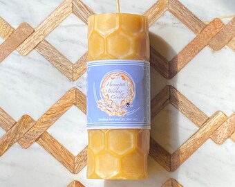 Pilar de cera de abejas en forma de panal vertido a mano