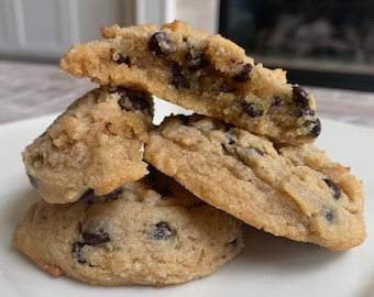 Keto - Chewy Chocolate Chip Cookies