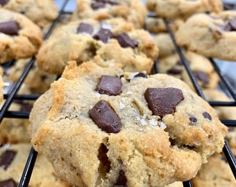 Two dozen cookies (mixed variety)