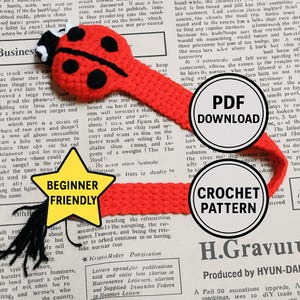 Puede incluir: Marcapáginas de mariquita de ganchillo rojo y negro con borla negra. El marcapáginas tiene el texto "PDF DOWNLOAD" y "CROCHET PATTERN". También se incluye una estrella amarilla con el texto "BEGINNER FRIENDLY".