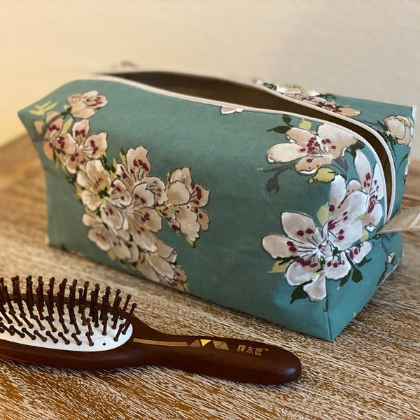 Trousse de toilette « prunus de jade » 3 tailles