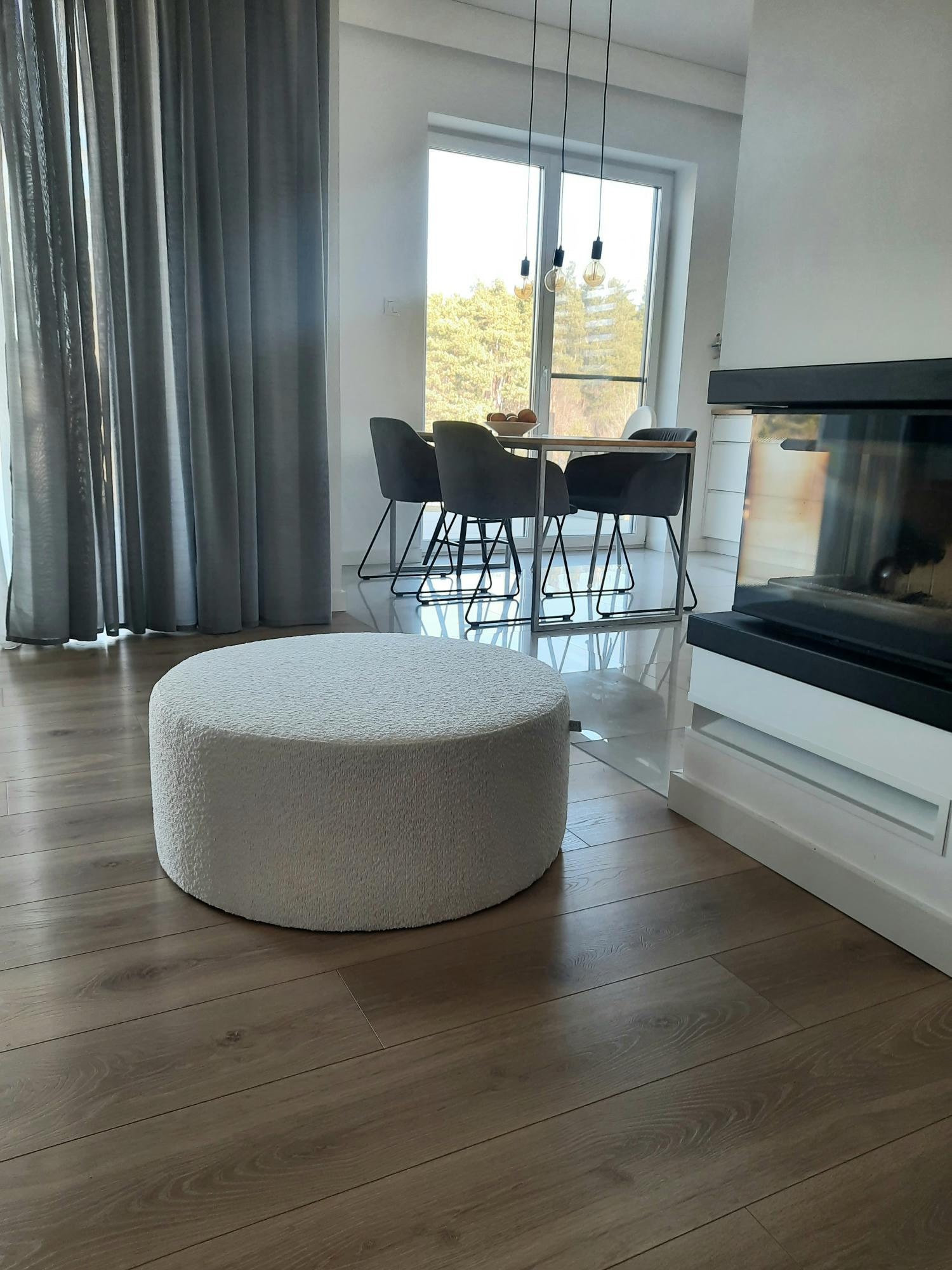 White Boucle Pouf XXL Modern Seat Circle Round Ottoman Stylish