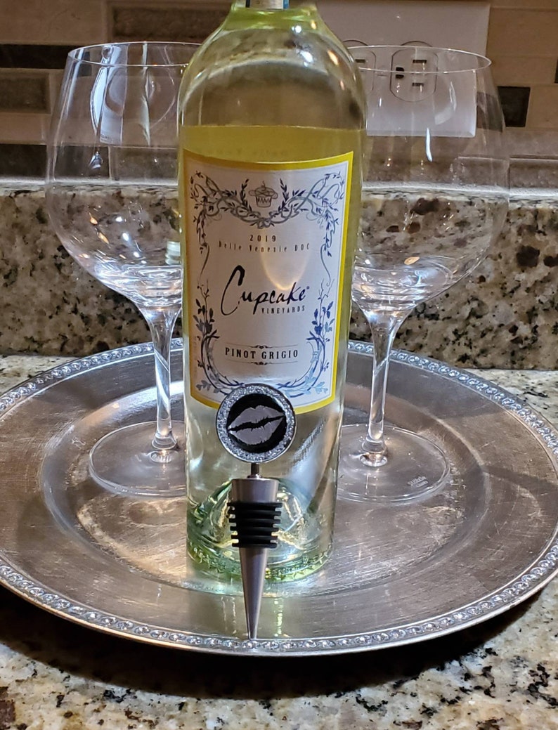 GLITTER LIP BeverageWine Bottle Stopper Wine Lover Gifts-Woman Gift-Birthday Gifts-A Must Have-Buy Now-#getvwa#bottlestopper
