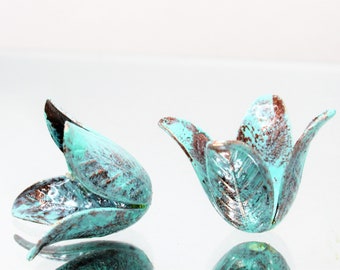 2 pcs Distressed Turquoise Vintage 4-Petal Copper Bead Cap New in Studio