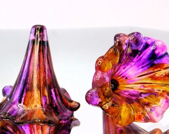 NIEUW in Studio: X-Large Lily Lucite-bloemkralen met ruches (2 stuks) - Frosted