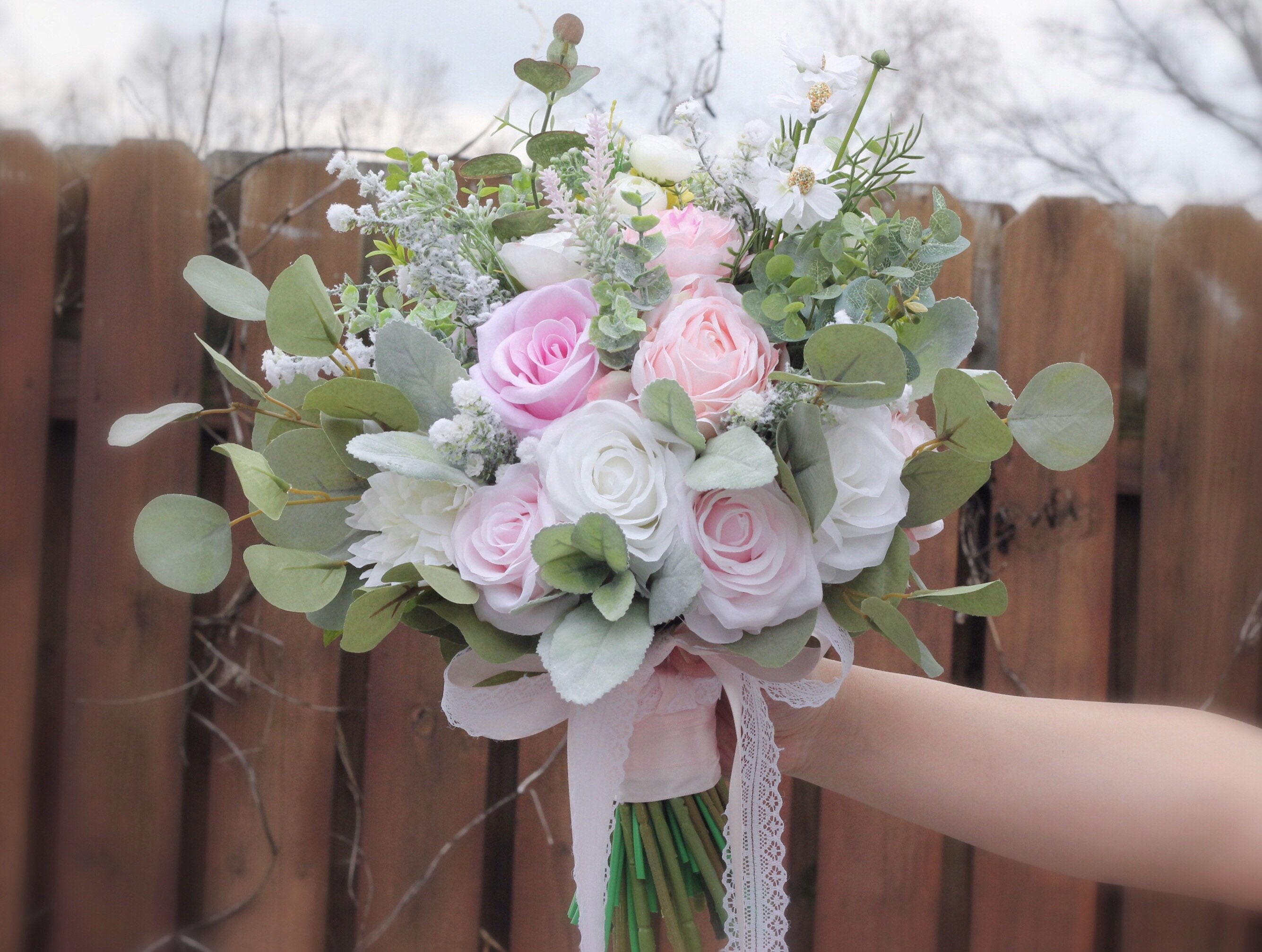 pink and white bridesmaid bouquets