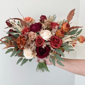 Gebrannte Orange, Elfenbein, Salbei grüne Hochzeitssträuße, Braut Brautjungfern Blumensträuße, Herbst-Winter-Hochzeitsstrauß,