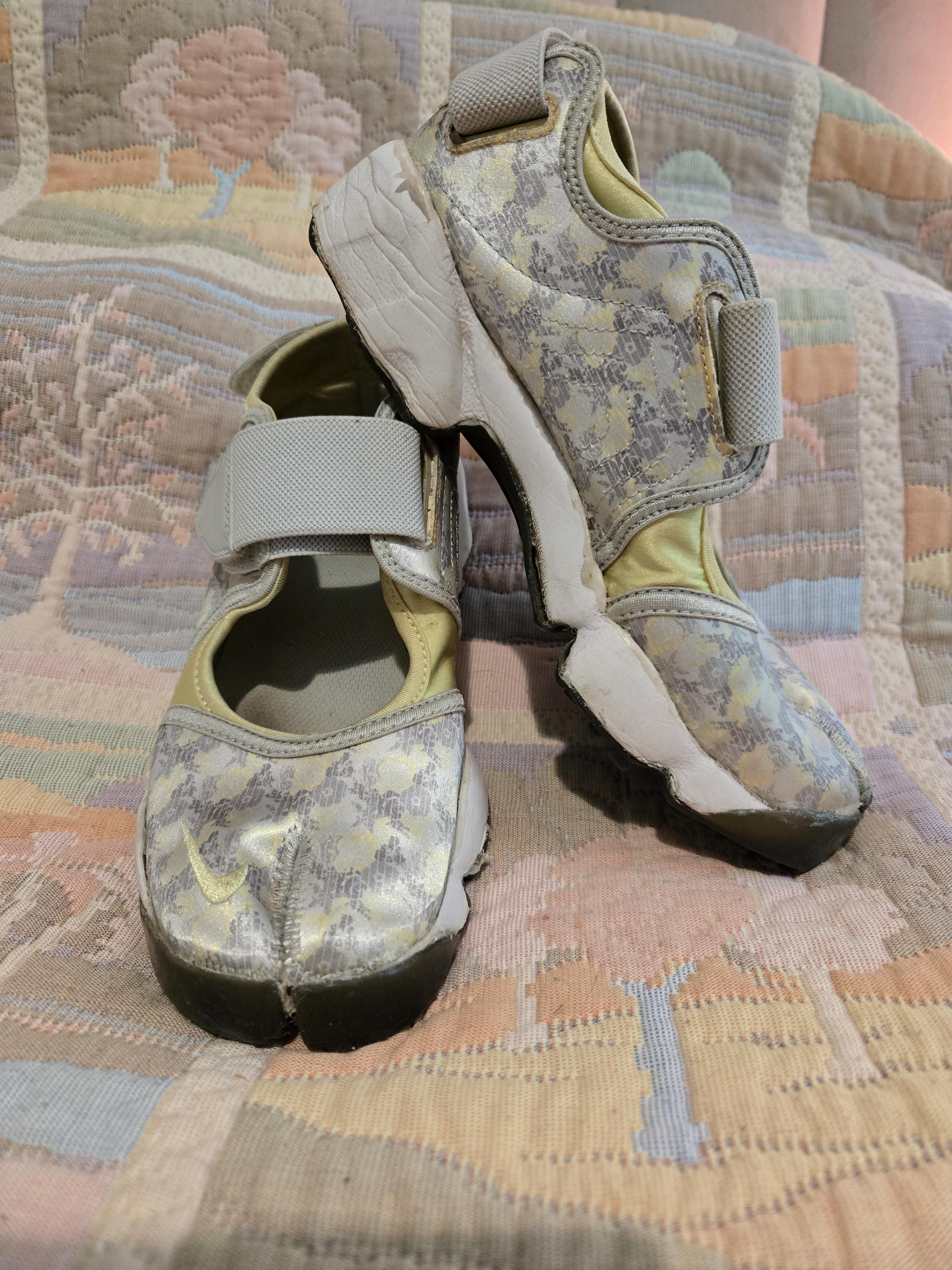 nike shoes with separate toe