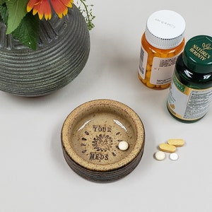 Dispensador de pastillas con forma de cuenco para vitaminas, plato para servir pastillas, dispensador de medicamentos, servidor de pastillas, plato para vitaminas