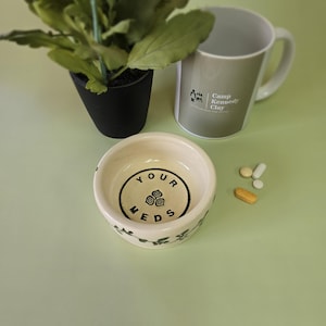 Handgefertigte Keramik Medikamente Spender Vitaminschale Pillenspender Pille Organizer Vitaminspender Pille Monitor