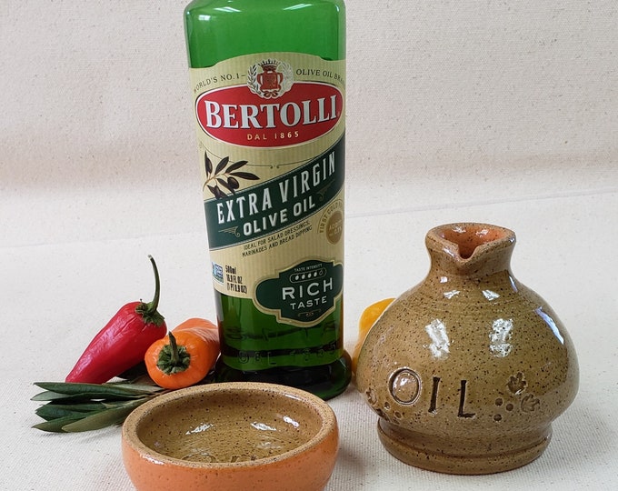 Distributeur d’huile d’olive en céramique faite à la main avec bol de trempage, bouteille d’huile d’olive et bol de trempage, ensemble de cruet d’huile d’olive