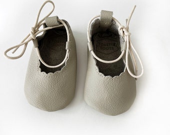 MARY-JANES| Soft sole baby shoes| Barefoot baby shoes| Soft baby shoes| Baby leather shoes|Light/pale grey baby shoes| Prewalker Shoes Shoes