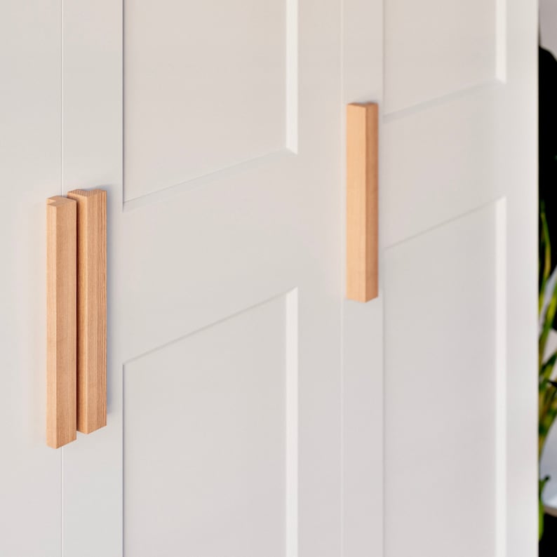 Griff für PAX Türen, Holzgriff aus Eiche für IKEA Kleiderschrank, Türgriff aus Holz inkl. Schablone und Bohrer 25 x 3cm Bild 1