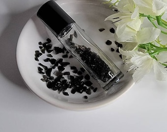 10 ML Roller Bottle with Onyx Gemstones/ Essential Oils Roller Bottles with Mini Gemstones/ Roller Bottles with Crystals/ Gemstone Gift