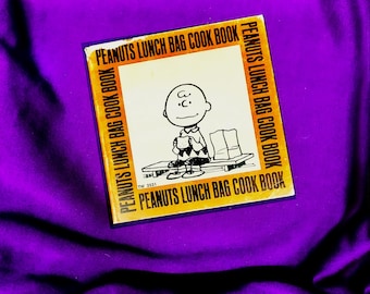 Vintage 1981 'snoopy Treasury ' by Charles M. Schulz Hardback Book