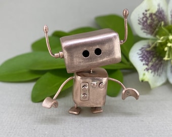 Handmade Copper Robot Figurine: Recycled Metal Art