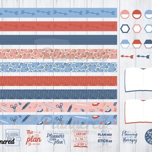 Pu&ograve; includere: Un set di adesivi per planner stampabili con vari design, tra cui frecce, cerchi, esagoni e foglie. Gli adesivi sono in tonalit&agrave; di blu, rosso e rosa. Il testo sugli adesivi include "Plannered", "La pianificazione &egrave; terapia", "Questo &egrave; il piano" e "Non pianificare &egrave; pianificare il fallimento".