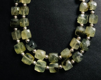 Cuentas de prehnita verde facetadas - Forma cúbica (7-9 mm)