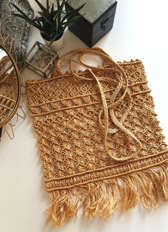 vintage straw macrame beach fringed summer bag/ 7… - image 1