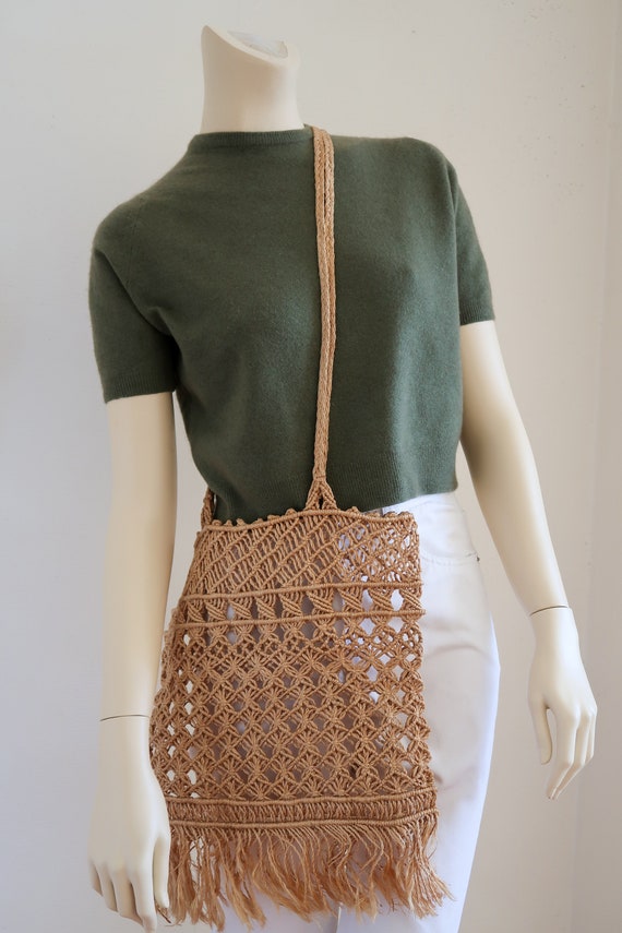 vintage straw macrame beach fringed summer bag/ 7… - image 3