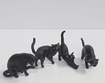 Black Cat Sitting Miniature - 1:12 Scale Dollhouse Animal Accessory For Halloween Displays