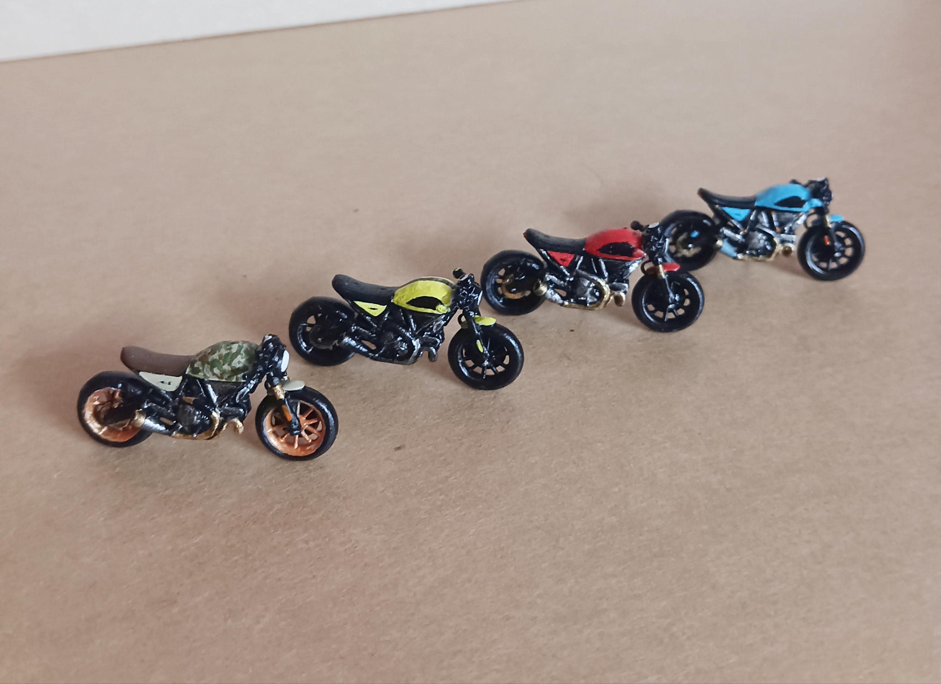ミニチュアオートバイモーターバイク1/64 1/32スケール樹脂ジオラマ