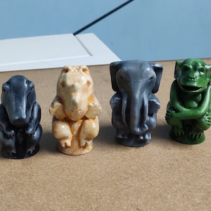 Custom Made 3cm 4cm 6cm Jumanji Game Pawn Pieces Token Hand Painted- 3D Model Statue Figure Monkey Elephant Rhino Crocodile Magnetic