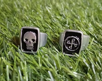 Phantom Rings Skull and Good Mark 3D Print handpainted with Box - Resin Model Movie Props
