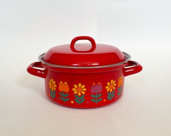 Vtg Floral Soup Pot Red Enamel w/ Cute Folk Art Style Flower Design & 2 Handles Large Enamelware Cooking Pot 11 Cups/2.75 Qtz