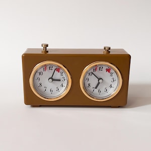 Vtg Chess Clock Mechanical Windup Timers in Butterscotch Plastic Case