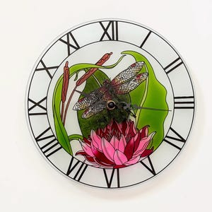 Vtg Stained Glass Dragonfly & Lotus Flower Look Art Nouveau Style Glass Clock