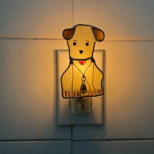 Vtg Stained Glass Dog Nightlight for Outlet Cute White Puppy w/ Brown Ears & Bell Collar