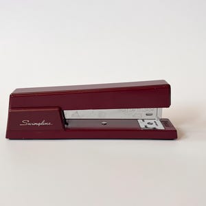 Retro Swingline Hefter, burgunderrot, Metall, Retro-Bürodekoration