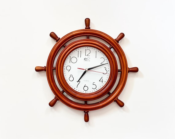 ヴィンテージ木製船の舵輪付き壁掛け時計 レトロな航海をテーマにした
