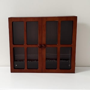 Vitrine murale compartimentée pour cabinet de curiosités en bois VTG