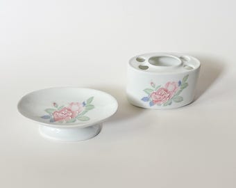 Vtg Otagiri Floral Bathroom Set Pedestal Soap Dish & Toothbrush Holder w/ Pink Rose Design