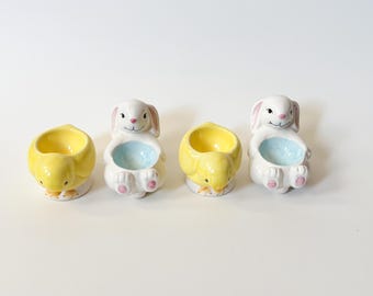 1950年代のエッグカップ。鶏をモチーフにした陶器製。手描き、日本製