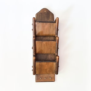 Vtg Rustic Wood Mail Organizer Vertical Wall Mounted w/ 3 Pockets & 3 Metal Key Hooks