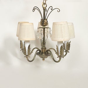 Midcentury Brass Chandelier w/ Leaf Sconces & Baroque Finial 5 Arms with Shades