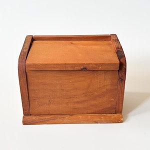 Vtg Wood Recipe Box w/ Hinged Lid Countertop Hand Carved Solid Wood Recipe Card Storage