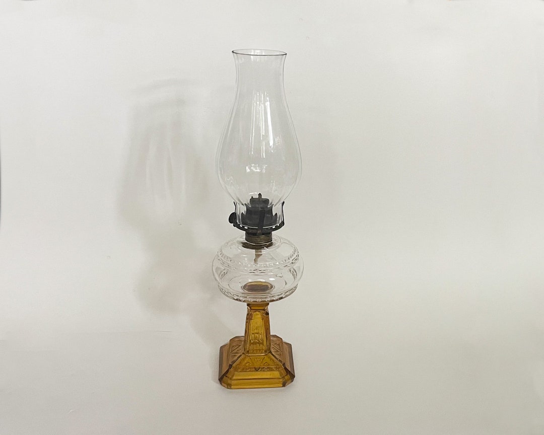Vtg Queen Mary Oil Lamp W/ Pressed Square Amber Pedestal & Clear Font