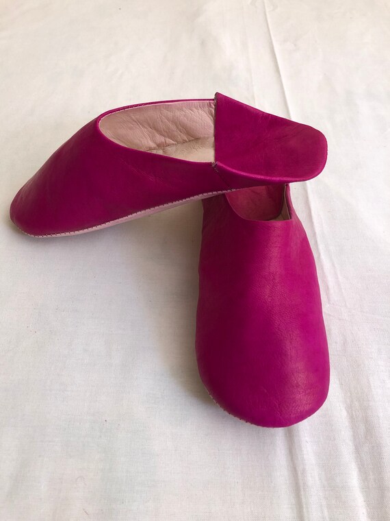 MOROCCAN BABOUCHE SLIPPERS – DARK PINK