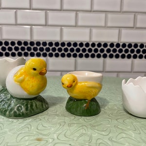 Figural egg cups, chicken motif, ceramic, soft boiled eggs, country kitchen, farmhouse chic