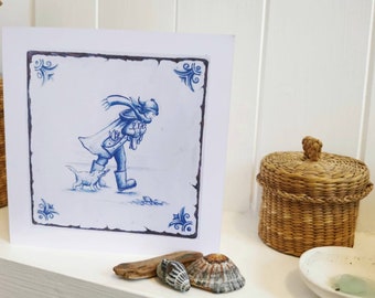 Strandläufer mit Hund; Grußkarte; blau und weiß; handgezeichnetes Design im Stil von Delfter Fliesen; Treibholz; Meer; Küste; Strand; windig!