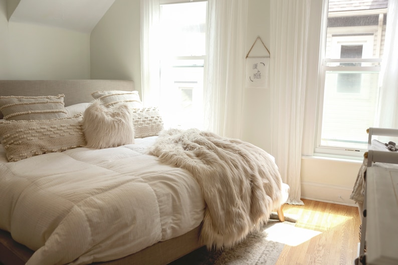 Farmhouse Home Decor Faux Sheekpskin Bedding Weighted Double Sided Fur Ivory Bedroom Accents Cream TWIN Vegan Faux Fur Blanket Comforter